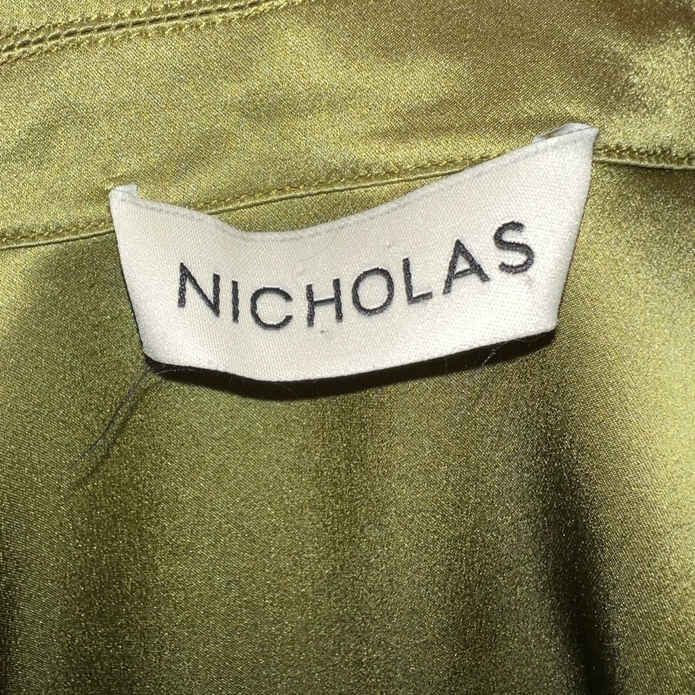 Green 100% Silk Top - Picture 8 of 12